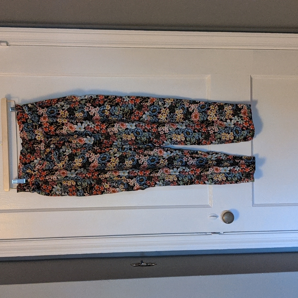 EUC Loft Floral Cargo Pull-On Pant